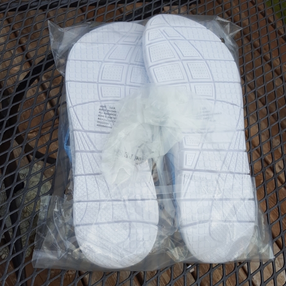 NWT women's Tek Gear light blue sandals - Picture 7 of 10